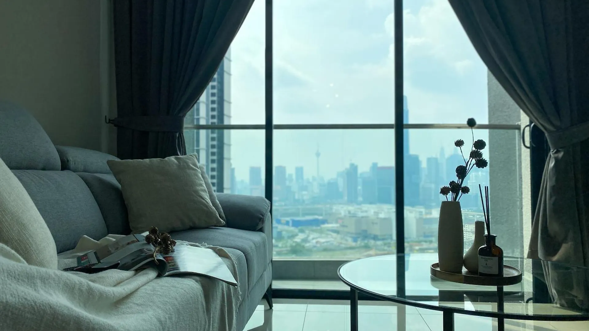 Lavile Homestay Near Sunway Velocity And Mrt Maluri By Iconique Kuala Lumpur