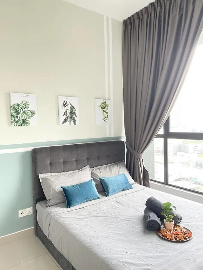 Lavile Homestay Near Sunway Velocity And Mrt Maluri By Iconique Kuala Lumpur 0*,  Malaysia