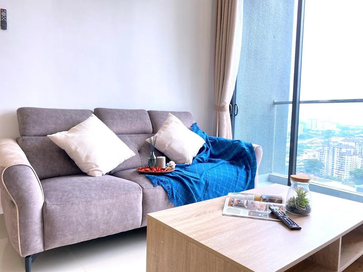 Lavile Homestay Near Sunway Velocity And Mrt Maluri By Iconique Kuala Lumpur 0*,  Malaysia