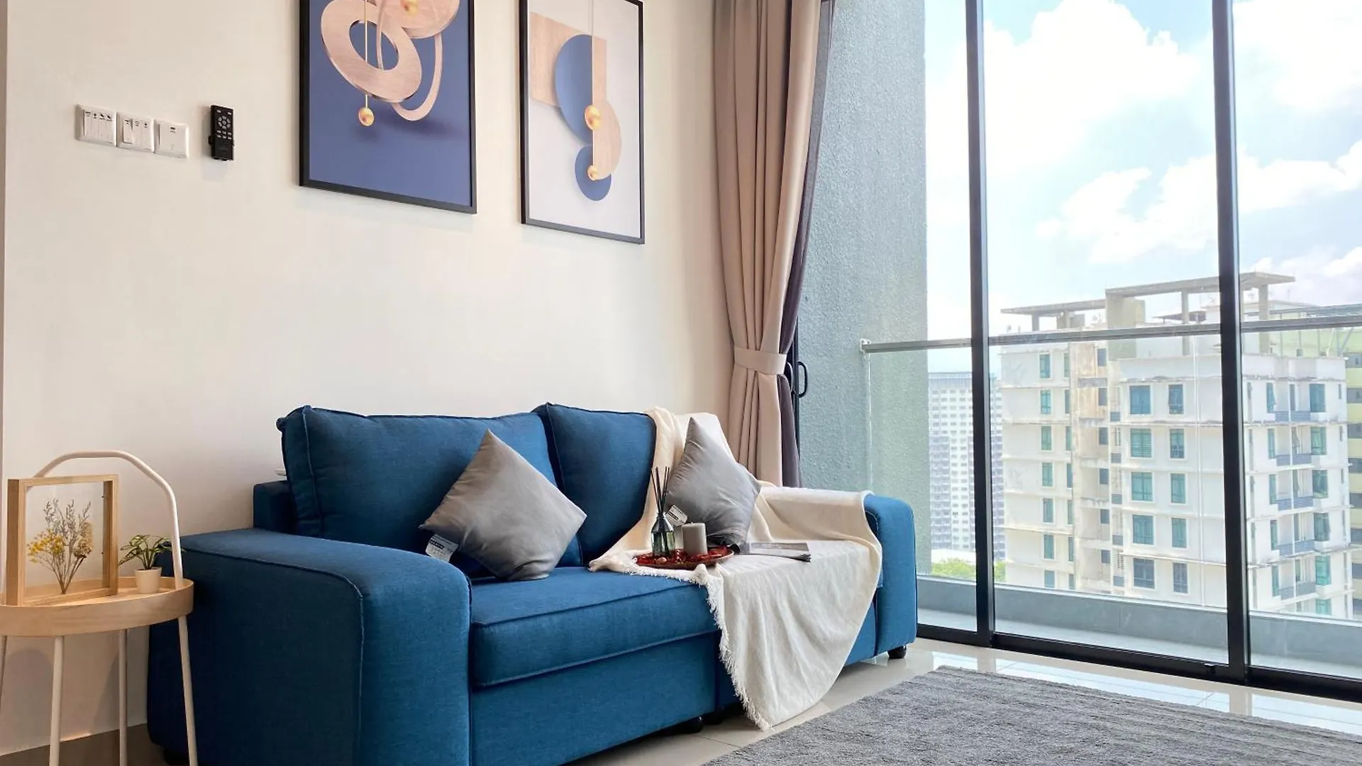 Lavile Homestay Near Sunway Velocity And Mrt Maluri By Iconique Kuala Lumpur Apartment