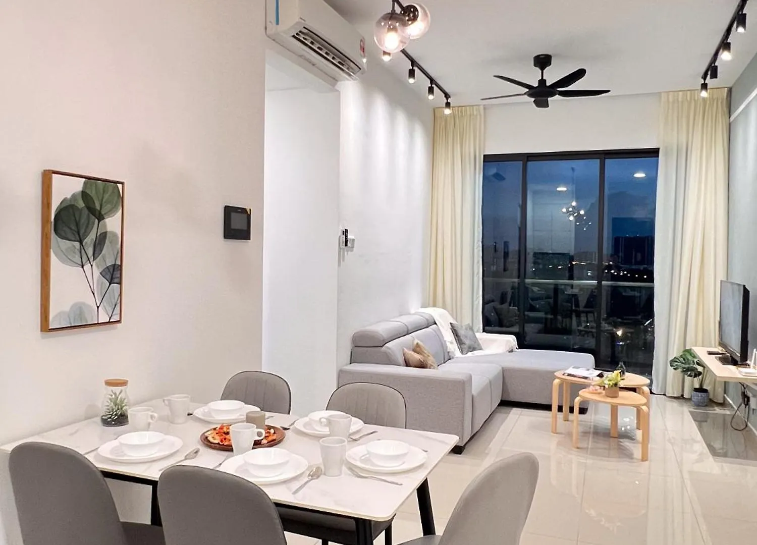 Apartment Lavile Homestay Near Sunway Velocity And Mrt Maluri By Iconique Kuala Lumpur