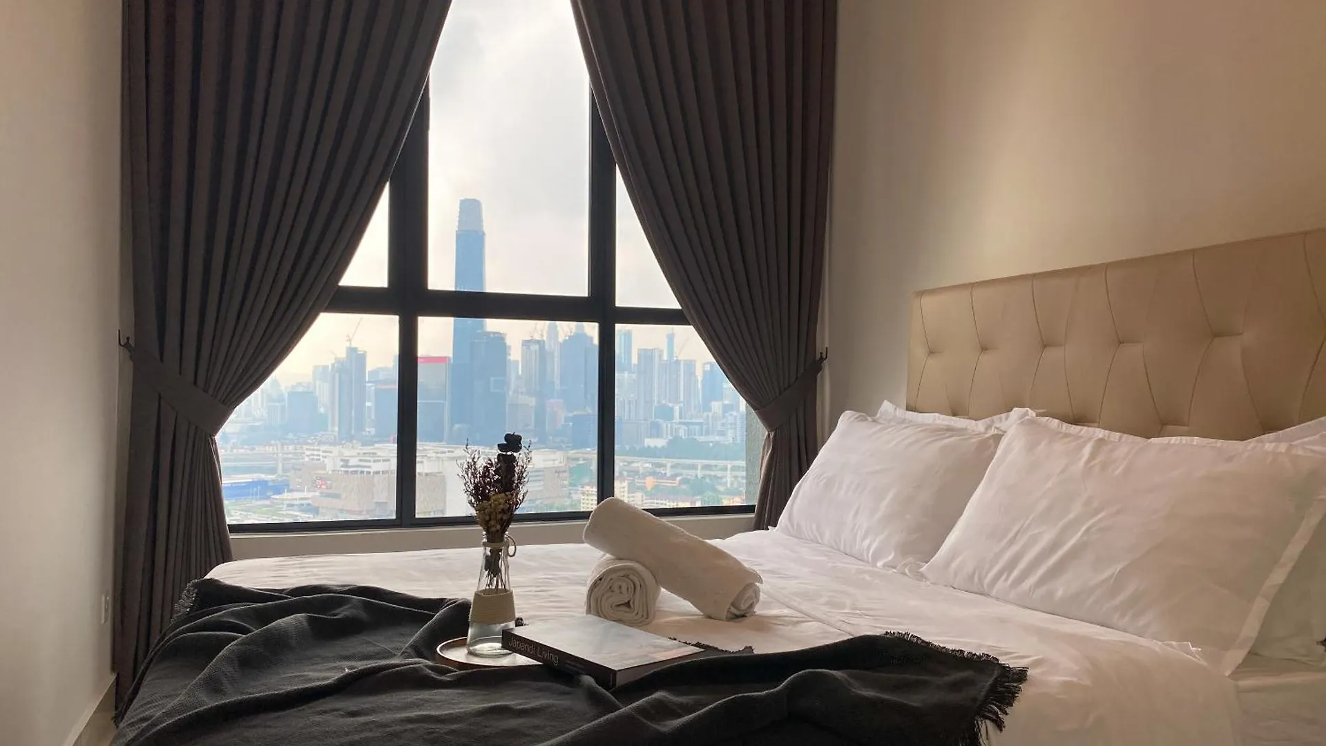 Lavile Homestay Near Sunway Velocity And Mrt Maluri By Iconique Kuala Lumpur Malaysia