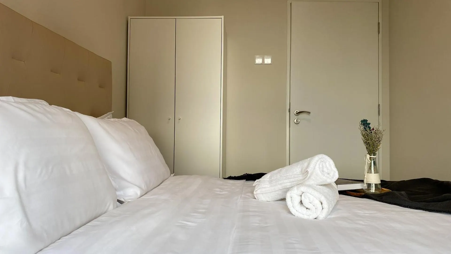 Lavile Homestay Near Sunway Velocity And Mrt Maluri By Iconique Kuala Lumpur Apartment