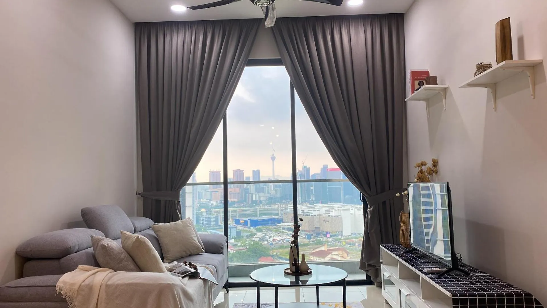 Lavile Homestay Near Sunway Velocity And Mrt Maluri By Iconique Kuala Lumpur Malaysia